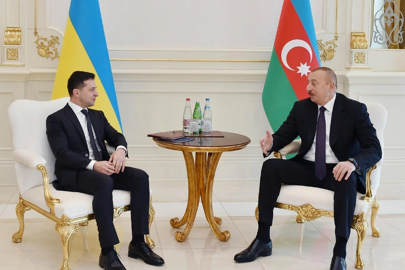 Баку и Киев осудили авиаудары России по нефтебазе азербайджанской SOCAR