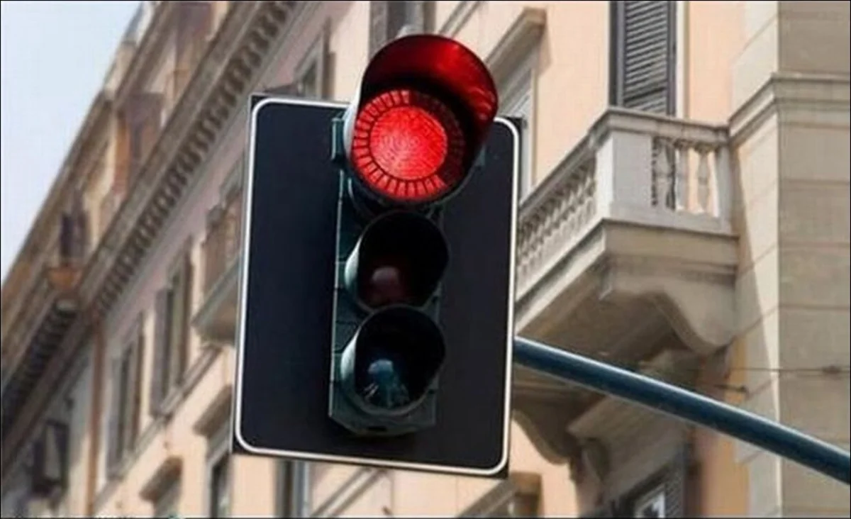 BNA işıqforların fəaliyyətini bərpa edir