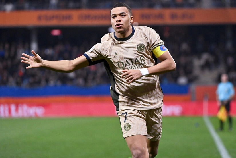 Mbappe celebrates his 250th goal in PSG