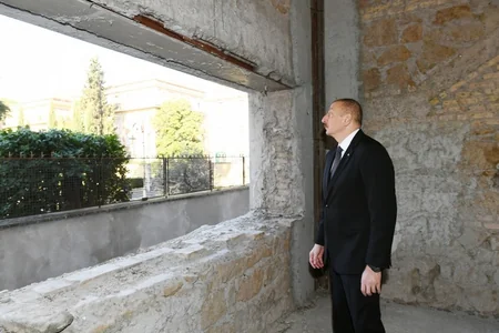 İlham Əliyev və Mehriban Əliyeva Romada Azərbaycan Mədəniyyət Mərkəzi üçün nəzərdə tutulan bina ilə tanış olublar