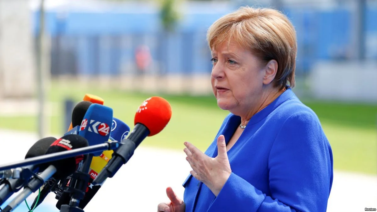 Angela Merkel: “Uğursuz hadisələrin məsuliyyətini mən daşıyıram”