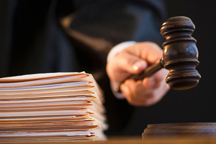 Dələduzluqda təqsirləndirilən keçmiş hakimin vəsatətləri təmin edilməyib