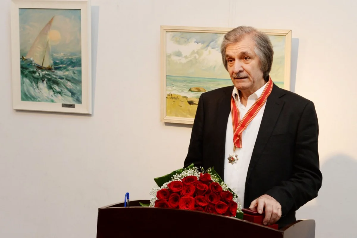 Xalq rəssamı Fərhad Xəlilova “Şərəf” ordeni təqdim olunub