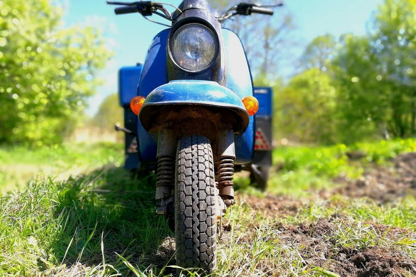Tovuz sakini motosikletin yük yerindən yıxılaraq ağır xəsarət alıb