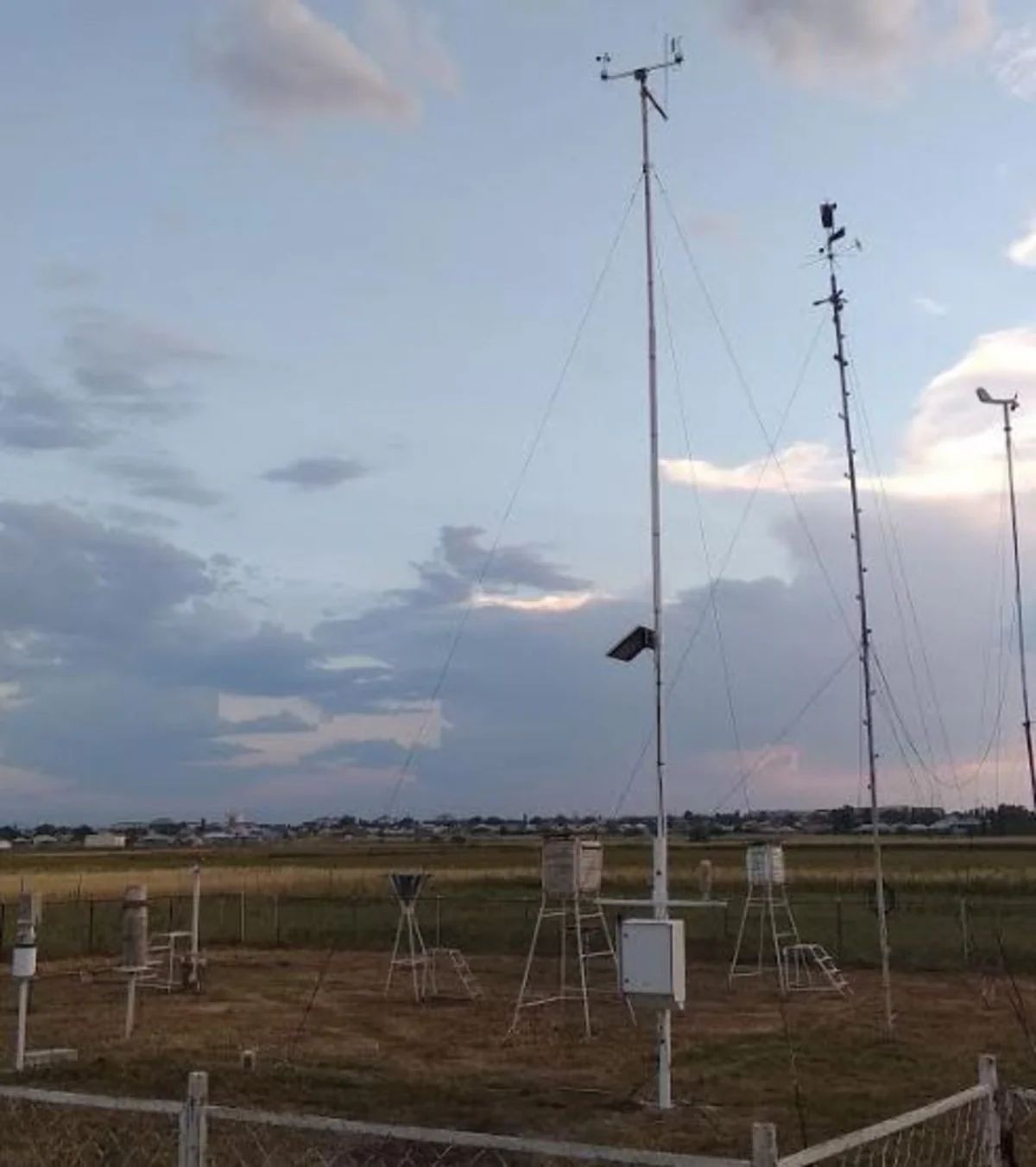 Naxçıvanda müasir standartlara cavab verən avtomat meteostansiyalar quraşdırılıb