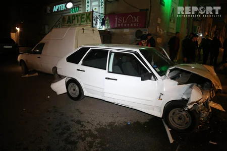 Yasamalda ara küçədən sürətlə əsas yola çıxan avtomobil iki maşına çırpılıb - FOTO - VİDEO - YENİLƏNİB
