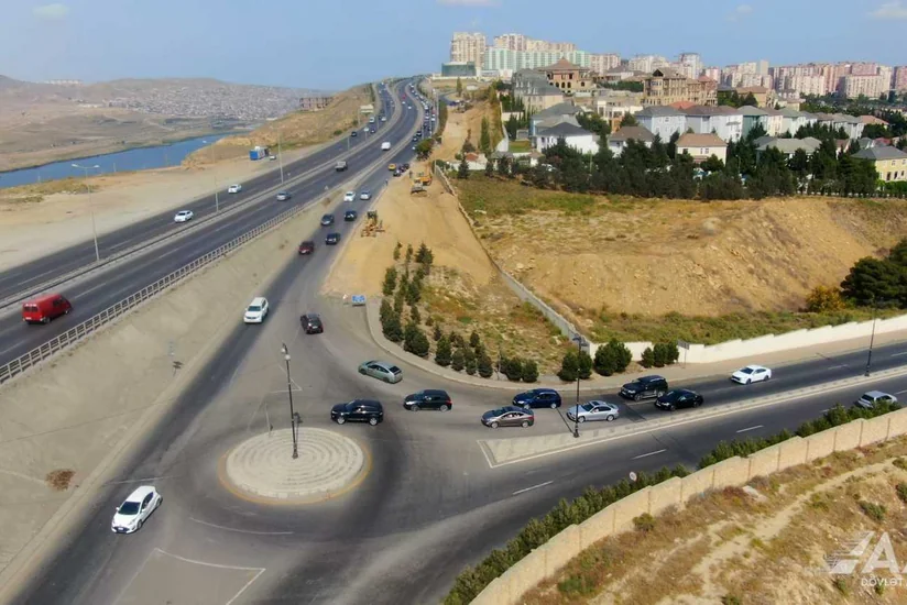 Bakıda Nazim Hikmət küçəsindən dairəvi yola çıxış genişləndirilir