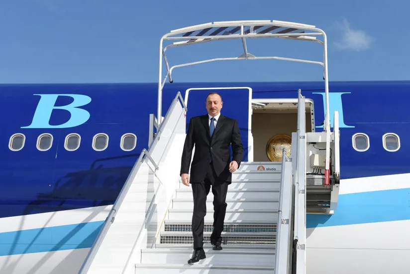 Президент Азербайджана Ильхам Алиев прибыл с официальным визитом во Францию