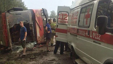 Число пострадавших при опрокидывании автобуса в Подмосковье увеличилось - ОБНОВЛЕНО