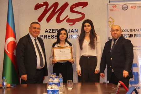 “Fotojurnalistikaya Dəstək Proqramı”nın təqdimat mərasimi keçirilib