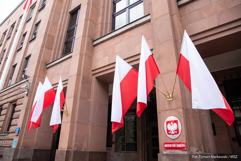 МИД Польши рекомендовал своим гражданам покинуть Беларусь
