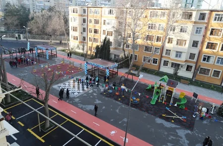 В рамках проекта Наш двор в Бинагадинском районе благоустроен и передан в пользование жителей очередной двор - ФОТО