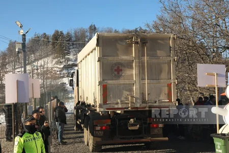 Six ICRC vehicles freely move from Khankandi to Lachin