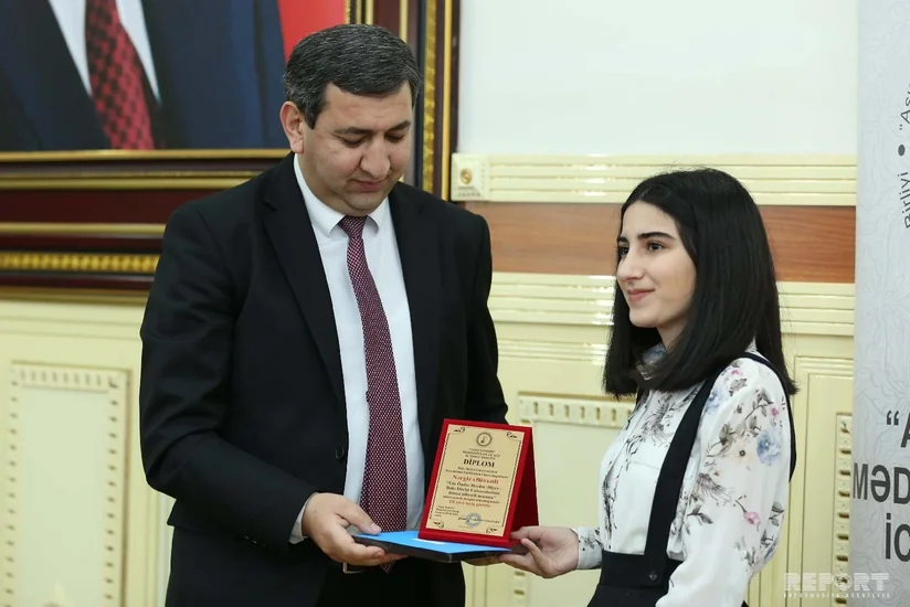 BDU-da ümummilli lider Heydər Əliyevə həsr olunmuş məqalə müsabiqəsinin qalibləri mükafatlandırılıb