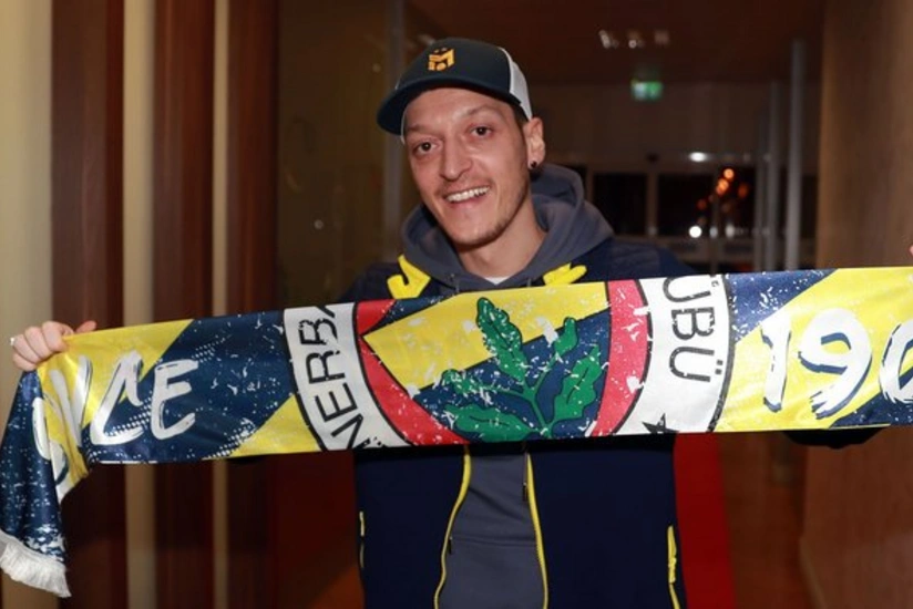 Fənərbağça Özilin transferi üçün pul toplamağa başladı