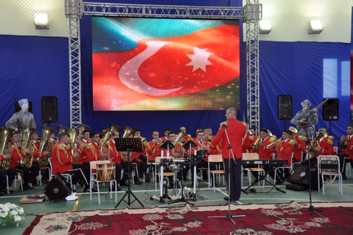Silahlı Qüvvələrdə Dövlət Bayrağı Günü qeyd olunub - FOTO