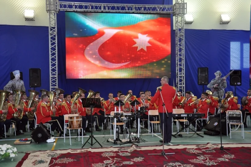 Silahlı Qüvvələrdə Dövlət Bayrağı Günü qeyd olunub - FOTO