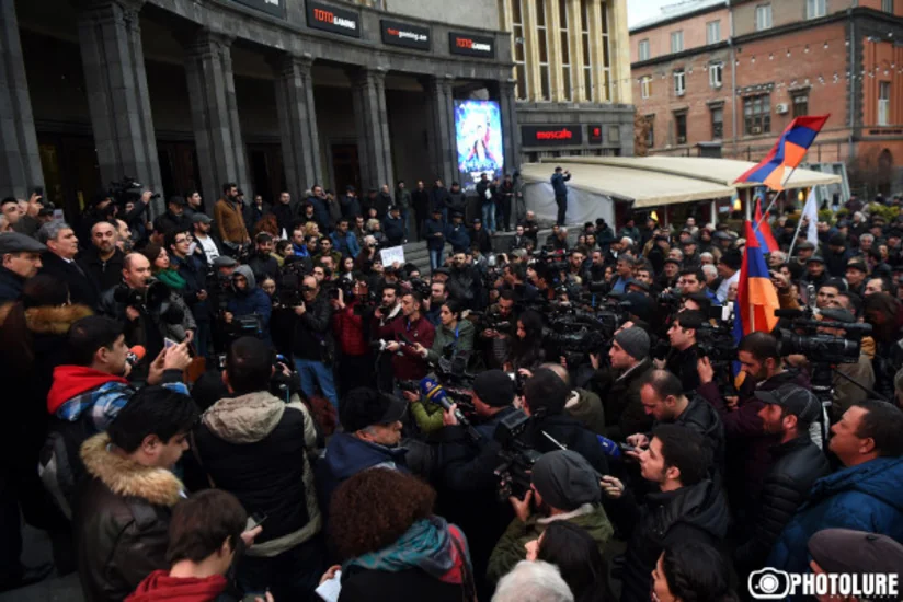 В Ереване проходит акция протеста против подорожаний
