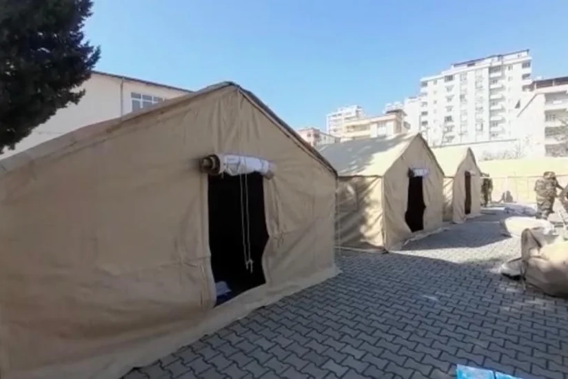 Азербайджанские спасатели установили в Кахраманмараше палаточные городки по трем адресам