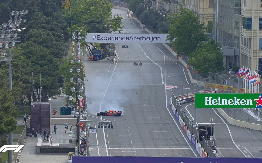 Formula 1: Ferstappen lider olduğu yarışda uğursuz oldu