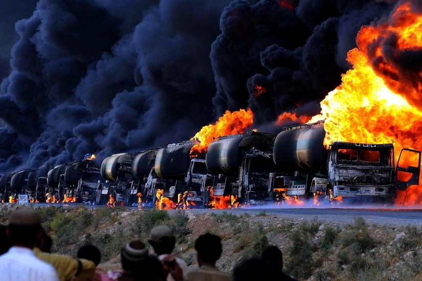 İŞİD-in neft gəlirləri iki dəfə azalıb