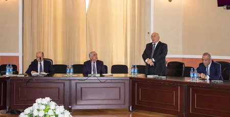 Azərbaycanın yeni energetika naziri nazirliyin kollektivinə təqdim olunub