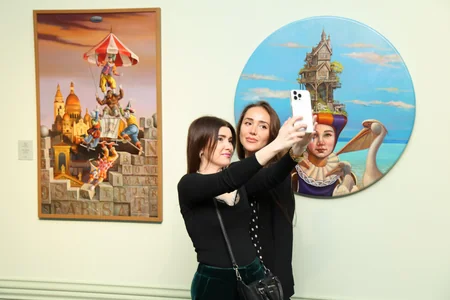 Heydar Aliyev Center hosts Brazilian artist`s exhibition Reflection of Eternity