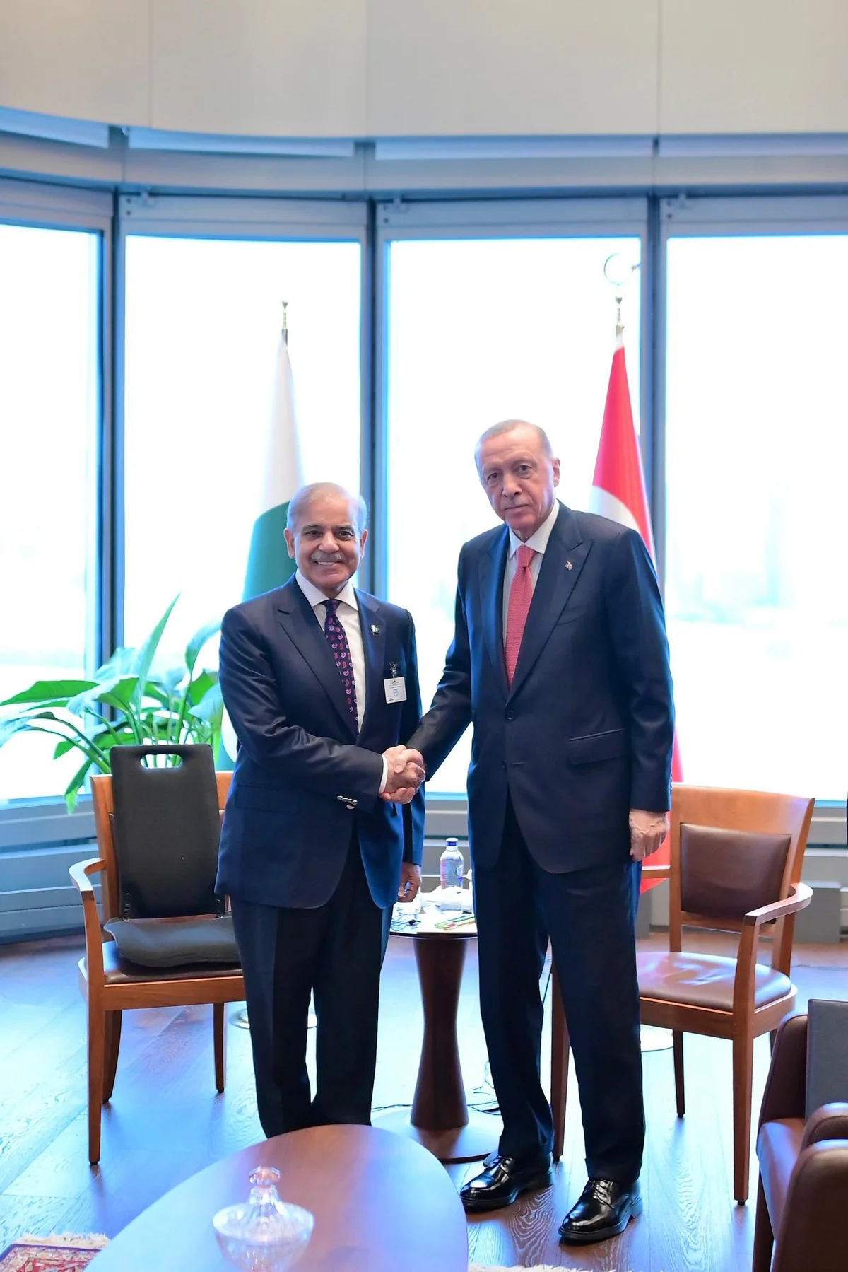 Pakistanla Türkiyə liderləri ikitərəfli və regional məsələləri müzakirə ediblər