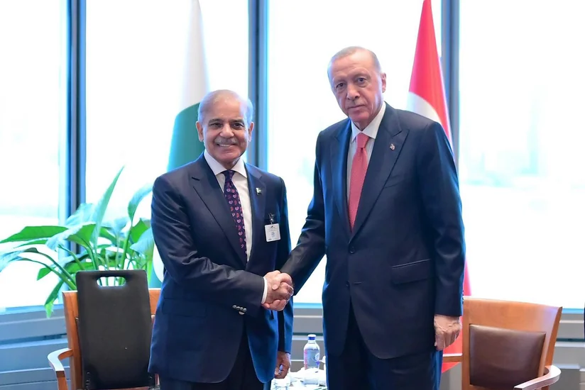 Pakistanla Türkiyə liderləri ikitərəfli və regional məsələləri müzakirə ediblər