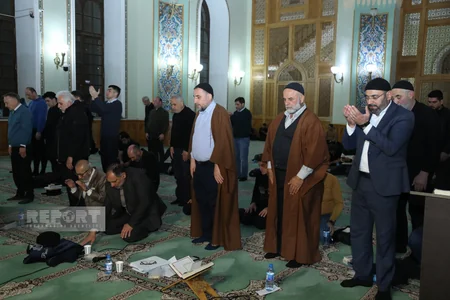 Bakıda Qədr gecəsi keçirilir – FOTOREPORTAJ