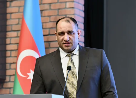 Fərid Qayıbov ötən ay beynəlxalq turnirlərdə medal qazanmış idmançılarla görüşüb