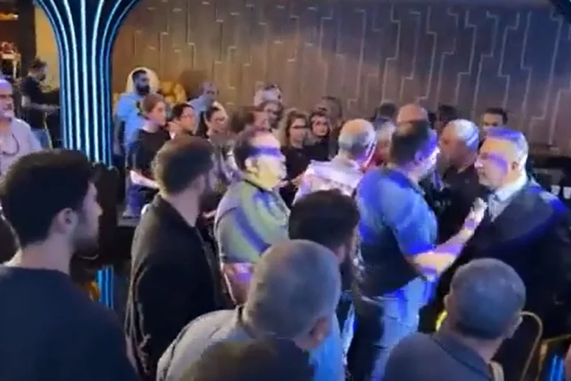 Ermənistanın diaspor məsələləri üzrə baş səlahiyyətlisini Los-Ancelesdə fitə basıb, etiraz ediblər