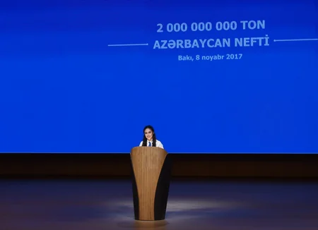 Azərbaycanda 2 milyard ton neft hasilatı münasibətilə təntənəli mərasim keçirilib, Prezident İlham Əliyev tədbirdə iştirak edib - YENİLƏNİB