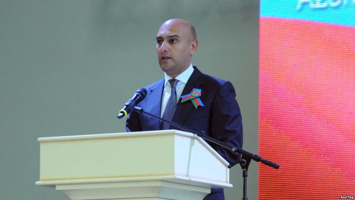 Dövlət Bayrağı Meydanı Kompleksinin sabiq rəisinin məhkəməsi davam etdirilib