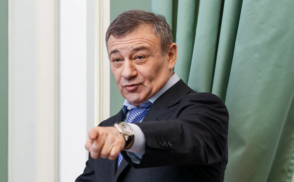 Məşhur biznesmen özünü “Putinin sarayı”nın sahibi olduğunu bəyan edib
