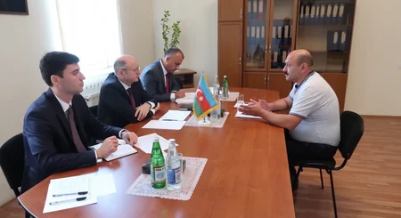 Energetika naziri Gəncədə, nazir müavini isə Goranboyda vətəndaşları qəbul edib
