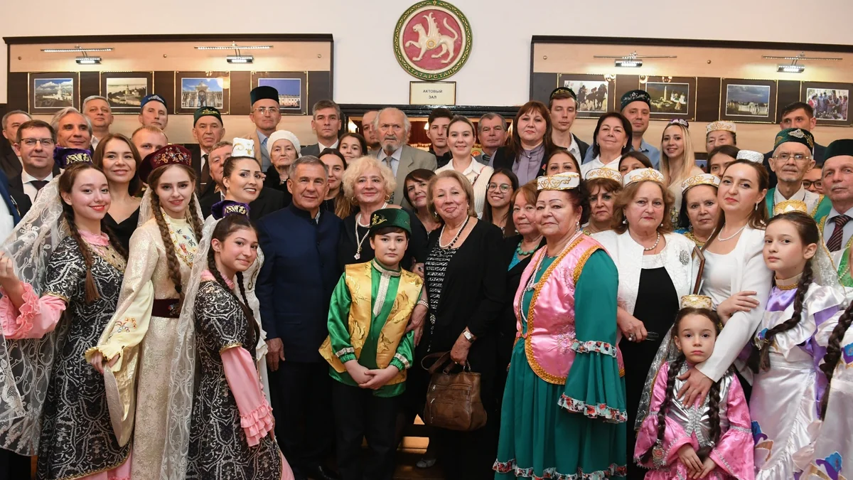 Rüstəm Minnixanov Azərbaycanda tatar ictimai təşkilatlarının nümayəndələri ilə görüşüb