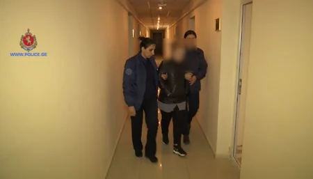 В Грузии задержана женщина за ввоз наркотиков из Азербайджана