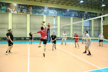 İdman jurnalistləri və Azəryol klubunun iştirakı ilə voleybol tədbiri keçirilib - FOTO