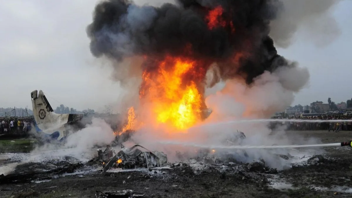 Over 200 soldiers killed in Algeria plane crash - VIDEO