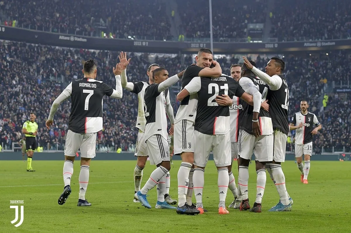 Yuventus iki əməkdaşına görə təcrid olundu