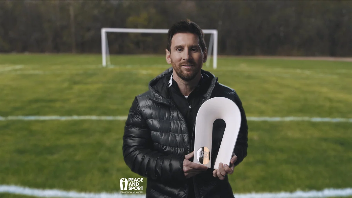 Messi xeyriyyəçiliyinə görə İlin dünya çempionu mükafatını aldı