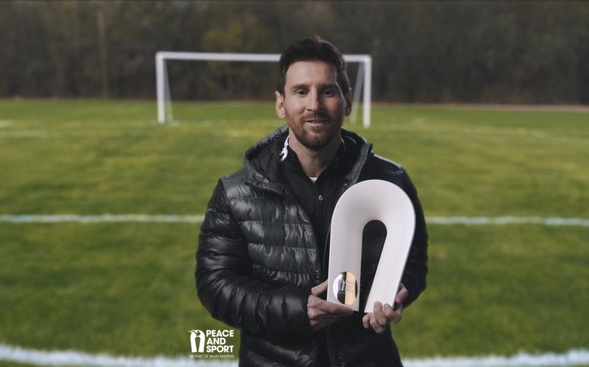 Messi xeyriyyəçiliyinə görə İlin dünya çempionu mükafatını aldı