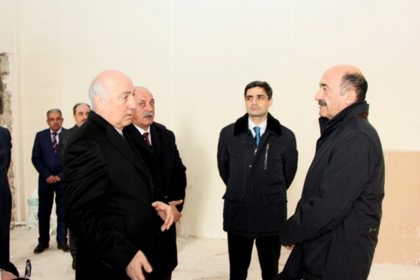 Əbülfəs Qarayev Sumqayıt Dövlət Dram Teatrında olub