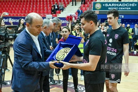 Azərbaycan Basketbol Liqasının qalibi olan Sabaha çempionluq kuboku təqdim olunub