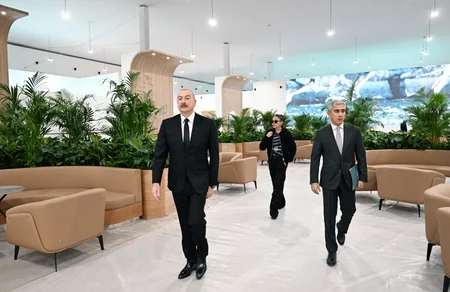İlham Əliyev Bakı Olimpiya Stadionunun ərazisində COP29-la bağlı yaradılan şəraitlə tanış olub - YENİLƏNİB