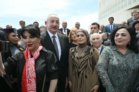 İlham Əliyev və Mehriban Əliyeva Ağdam Muğam Mərkəzinin açılışında iştirak ediblər - YENİLƏNİB-3
