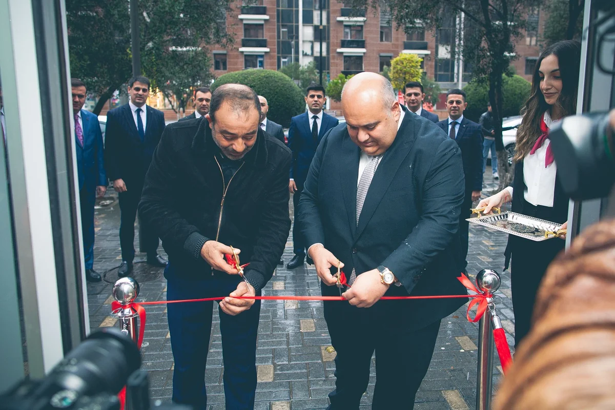 “Kapital Bank” şəhid əməkdaşının adını daşıyan filialının açılışını etdi