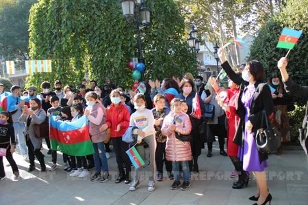 В Тбилиси отмечают победу в Шуше и День государственного флага Азербайджана