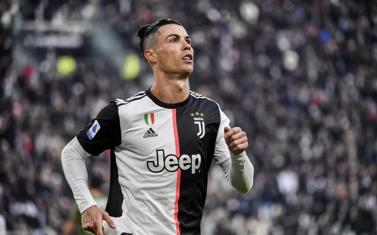 Yuventus Ronaldu ilə danışıqlara başlayır